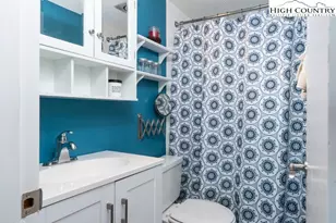 1040 Sugar Mountain Dr, Sugar Mountain, NC 28604 - Photo 21