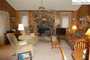 202 Knoll Cir, Newland, NC 28657 - Photo 3
