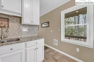 837 Pine Ridge Rd, Beech Mountain, NC 28604 - Photo 5