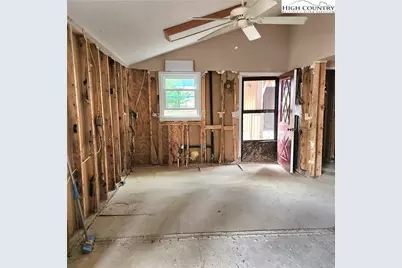 58 River Road, Newland, NC 28657 - Photo 5