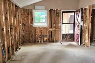 58 River Rd, Newland, NC 28657 - Photo 5