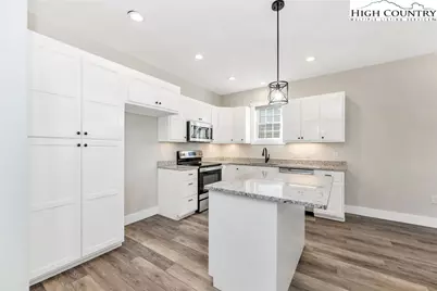 264 W Evergreen Street, West Jefferson, NC 28694 - Photo 7