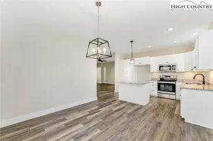 264 W Evergreen St, West Jefferson, NC 28694 - Photo 11