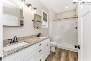 264 W Evergreen St, West Jefferson, NC 28694 - Photo 23