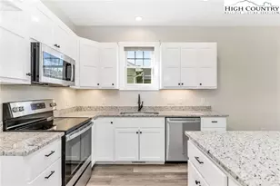 264 W Evergreen St, West Jefferson, NC 28694 - Photo 5