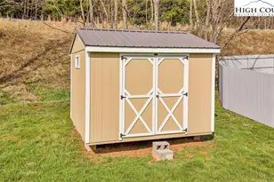 264 W Evergreen St, West Jefferson, NC 28694 - Photo 41