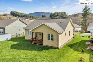 264 W Evergreen St, West Jefferson, NC 28694 - Photo 37