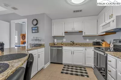 303 Sugar Top #3230, Sugar Mountain, NC 28604 - Photo 7