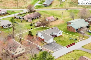 237 Valleyview Dr, Jefferson, NC 28640 - Photo 3