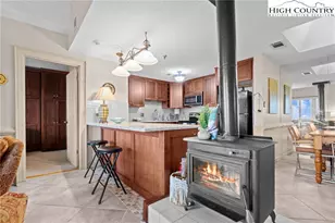 303 Sugar Top Dr, Sugar Mountain, NC 28604 - Photo 7