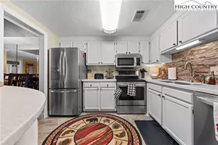 303 Sugar Top Dr, Sugar Mountain, NC 28604 - Photo 9