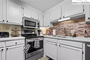 303 Sugar Top Dr, Sugar Mountain, NC 28604 - Photo 11