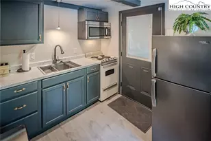 24 Creekside Dr, Banner Elk, NC 28604 - Photo 3