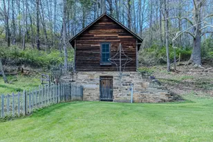 150 Wm Hardy Mast Rd, Sugar Grove, NC 28679 - Photo 33