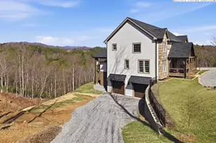 457 Autumn Leaf Wy, Crumpler, NC 28617 - Photo 37