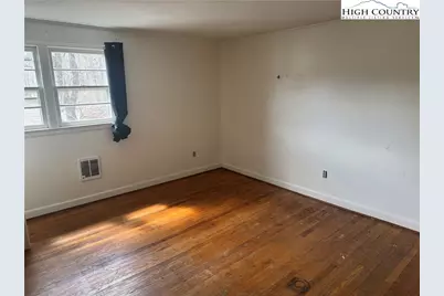 633 Cranberry Street, Newland, NC 28657 - Photo 7