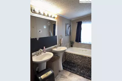 672 Upper Hanging Rock Roads, Spruce Pine, NC 28777 - Photo 9