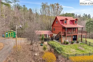 461 E Hidden Mountain Ln, Crumpler, NC 28617 - Photo 7