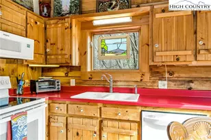 461 E Hidden Mountain Ln, Crumpler, NC 28617 - Photo 11