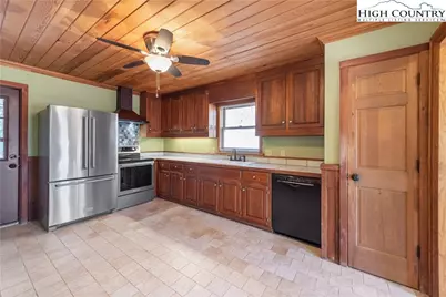 120 Raccoon Run, Fleetwood, NC 28626 - Photo 9