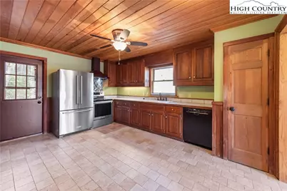 120 Raccoon Run, Fleetwood, NC 28626 - Photo 7