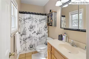 150 19th Hole Dr, West Jefferson, NC 28694 - Photo 17