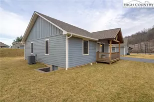 424 Townhomes Pl, Boone, NC 28607 - Photo 3