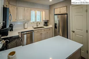 185 Waterside Dr, Blowing Rock, NC 28605 - Photo 19