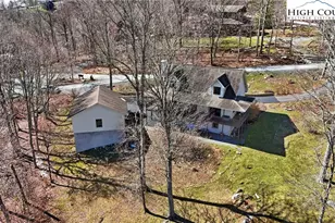 323 Sugar Tree Ln, Sugar Mountain, NC 28604 - Photo 9