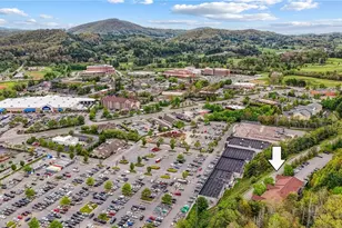 800 Meadowview Dr, Boone, NC 28607 - Photo 5