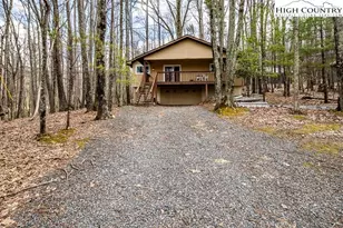 102 N Hickory Ln, Beech Mountain, NC 28604 - Photo 23