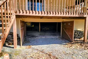 102 N Hickory Ln, Beech Mountain, NC 28604 - Photo 23