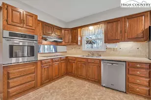 316 Fox Ridge Rd, Wilkesboro, NC 28697 - Photo 7