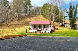 303 Sugar Tree, Warrensville, NC 28693 - Photo 3