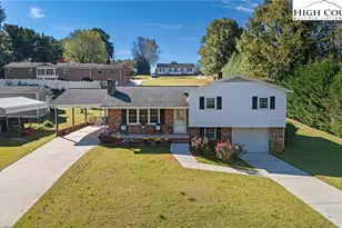 2598 Conner Cir, Lenoir, NC 28645 - Photo 1