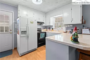 2598 Conner Cir, Lenoir, NC 28645 - Photo 5