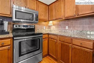 301 Pinnacle Inn Rd, Beech Mountain, NC 28604 - Photo 7