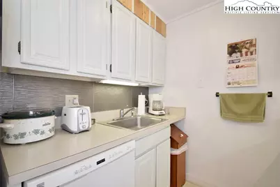 388 Skyleaf Drive #B12, Sugar Mountain, NC 28604 - Photo 3