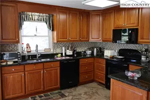 488 Meadow View Rd, Roaring Gap, NC 28668 - Photo 9