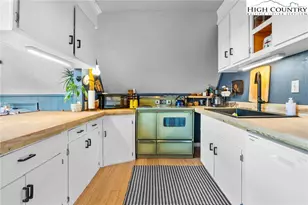 179 Rhododendron Dr, Beech Mountain, NC 28604 - Photo 11