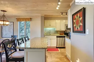 367 Skyleaf Dr, Sugar Mountain, NC 28604 - Photo 17
