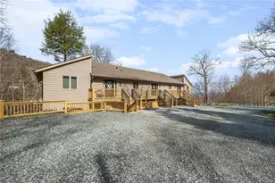 106 W Pond Creek Rd, Beech Mountain, NC 28604 - Photo 33