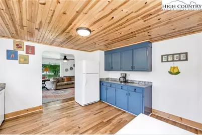609 W Main Street, Jefferson, NC 28640 - Photo 17