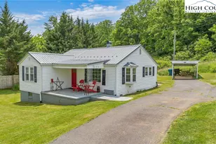 609 W Main St, Jefferson, NC 28640 - Photo 3