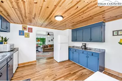 609 W Main Street, Jefferson, NC 28640 - Photo 15