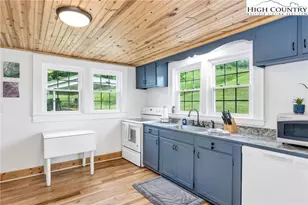 609 W Main St, Jefferson, NC 28640 - Photo 15