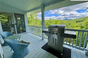 261 Knoll Cir, Newland, NC 28657 - Photo 9