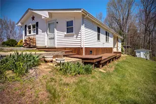 2081 Baker's Ridge Rd, Piney Creek, NC 28663 - Photo 19