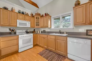 407 Peacock Dr, Blowing Rock, NC 28605 - Photo 15