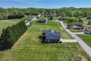 164 Mahogany Ct, Wilkesboro, NC 28697 - Photo 3